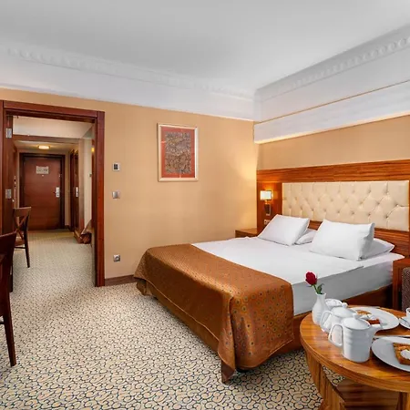 Ośrodek wypoczynkowy Bera Alanya 5*