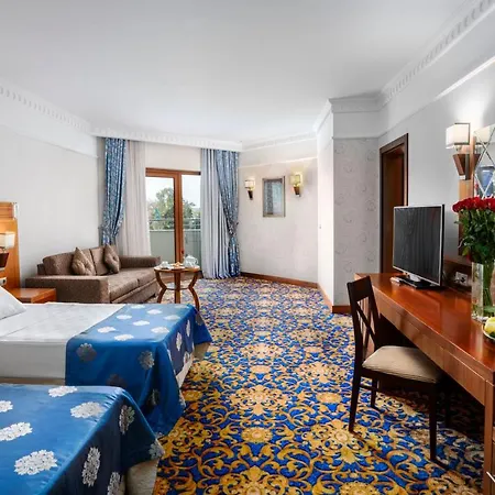 Bera Alanya אתר נופש 5*
