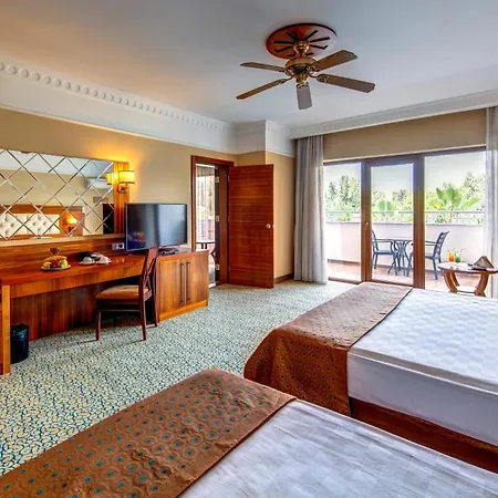 Bera Alanya אתר נופש 5*