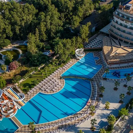 Bera Alanya 5* Konaklı
