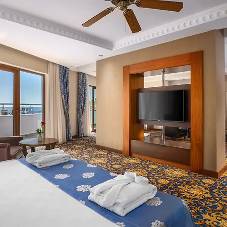 Bera Alanya 5* קונאקלי